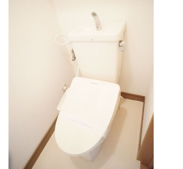 江東区永代1丁目戸建のトイレ|シンプルで使いやすいトイレです