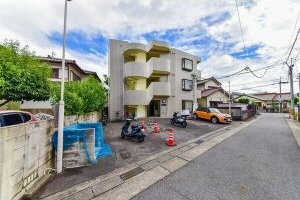 レモンハイムの駐車場