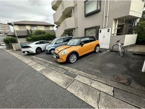 レモンハイムの駐車場