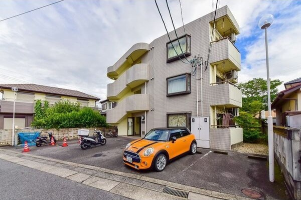 レモンハイムの駐車場