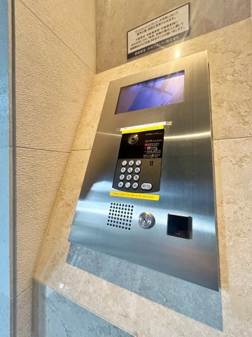 セイワパレス丸の内駅前のエントランス
