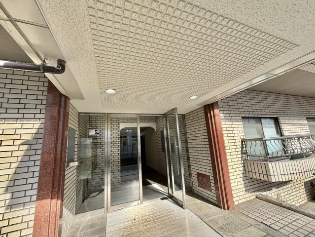 スクエアメゾン姫路城前のエントランス