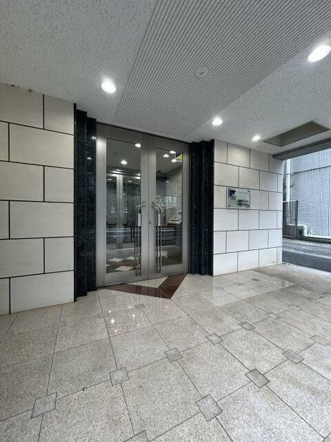 スカイコート神楽坂弐番館のエントランス