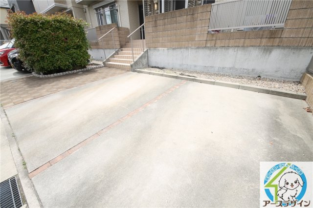 ディアコート白水の駐車場