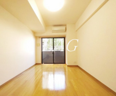 【居間・リビング】 | ルーブル学芸大学六番館 | 洋室のお部屋です。