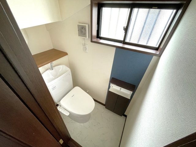 片貝貸家のトイレ