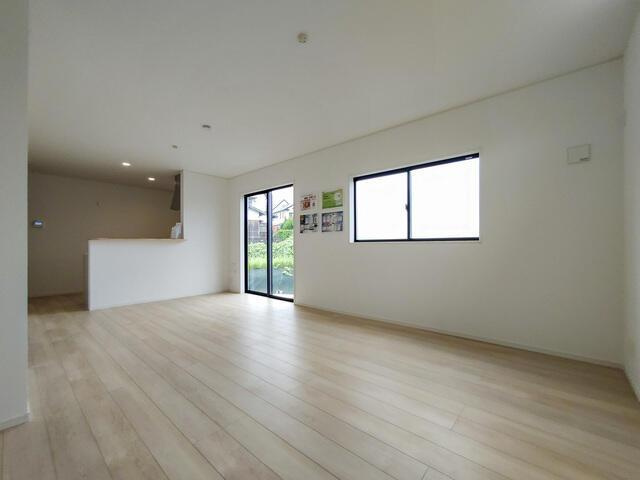 春日市白水池１丁目の新築一戸建の居間・リビング