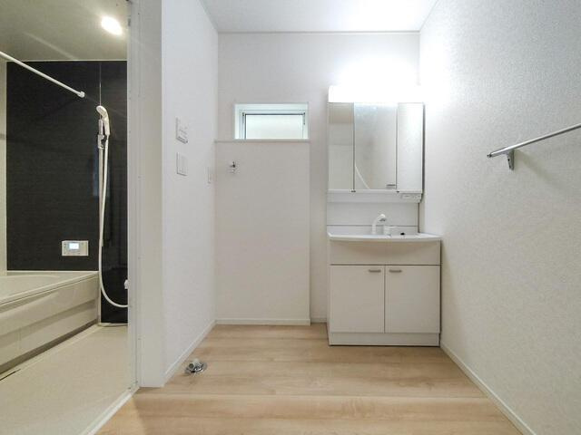 福岡市西区横浜１丁目の新築一戸建の独立洗面台