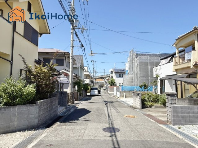 明石市魚住町西岡　中古戸建の前面道路含む現地写真|●年中無休：当日予約可●車通りも少なく、お子様とのお散歩も安心してできる閑静な住宅地です！
