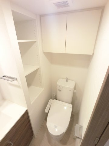 ストーリア市川行徳のトイレ