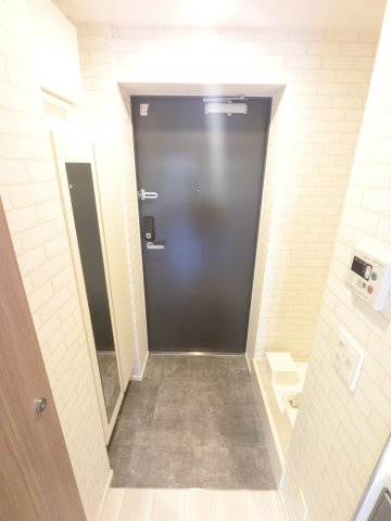 ストーリア市川行徳の玄関