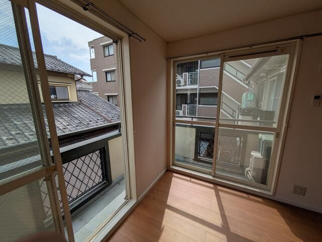 ゴールドクレストのバルコニー