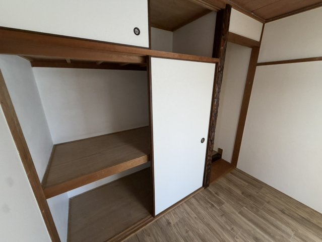 栗ケ丘町戸建の収納