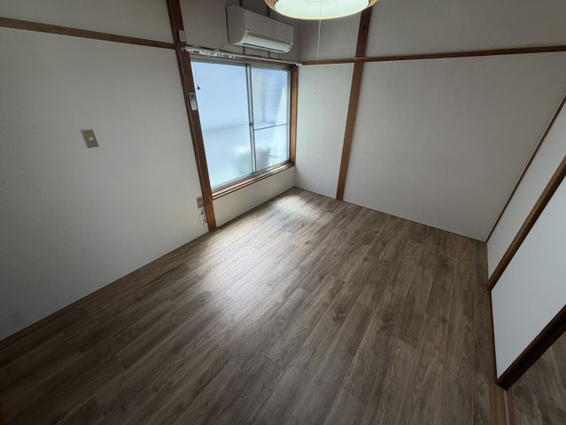 栗ケ丘町戸建の居間・リビング