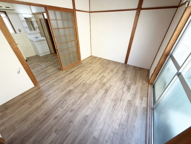 栗ケ丘町戸建の居間・リビング
