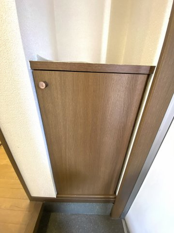 エスポアール寺本の玄関
