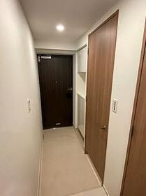 フレンシア目黒洗足の玄関|※別部屋参照