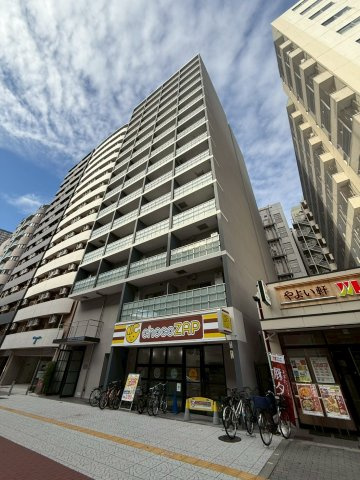 クロスレジデンス阿波座の外観