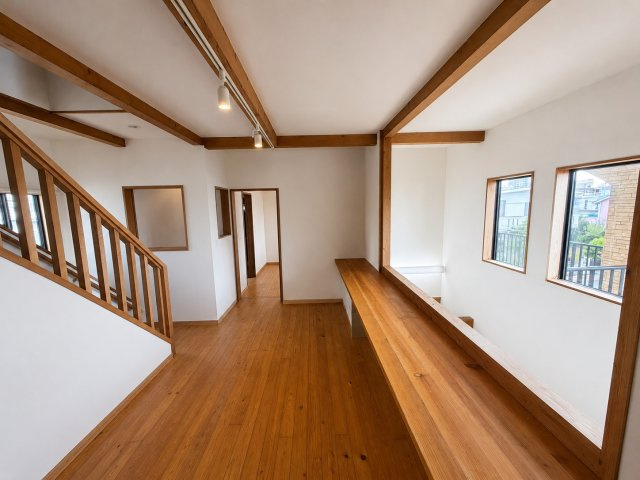 沖縄市高原7丁目の洋室|AIで家具を消しています。