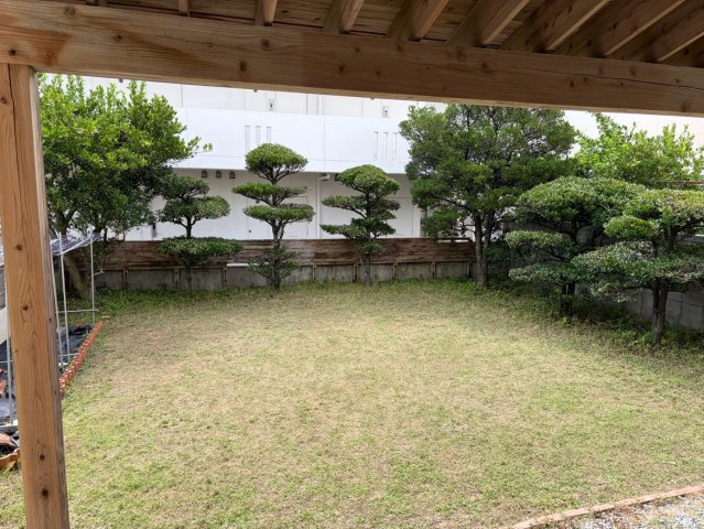 沖縄市高原7丁目の庭