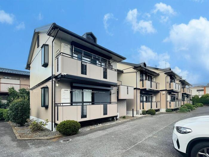 府中市西府町３丁目のアパートの外観