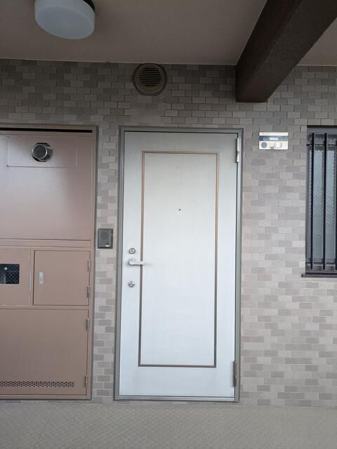 ライオンズマンション平間の玄関