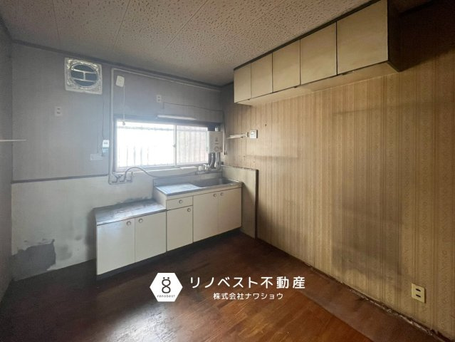 東大阪市荒川３丁目の居間・リビング|【リノベスト不動産】弊社では売却のご相談も受付中！まずは一度ご相談ください♪
