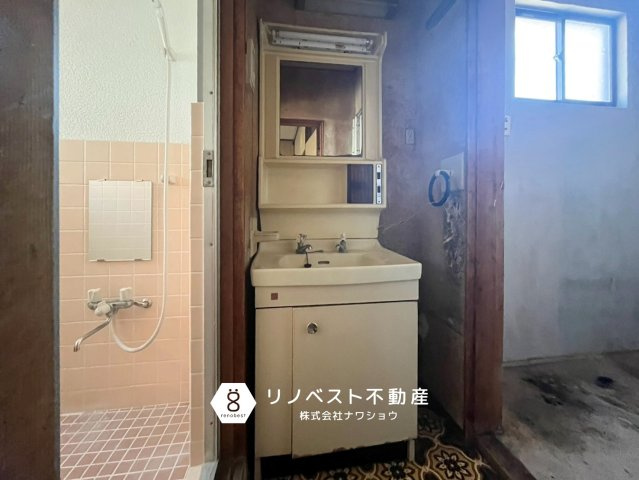 東大阪市荒川３丁目の洗面所|【リノベスト不動産】女性スタッフ・男性スタッフ共に活躍中！

