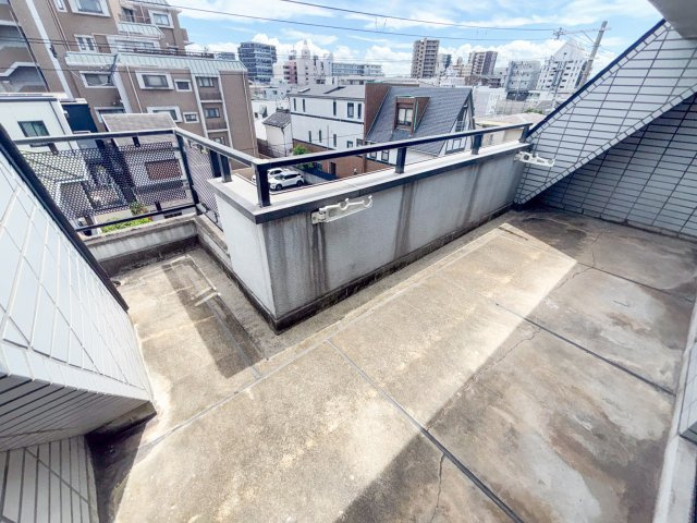 メゾンドール北畠のバルコニー