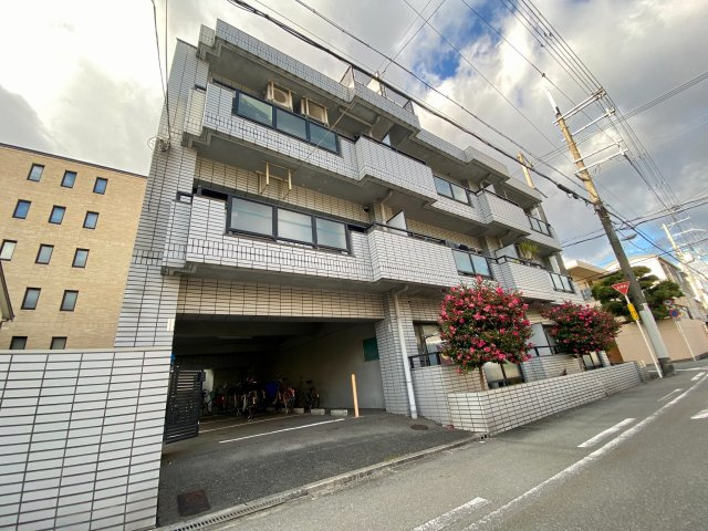 メゾンドール北畠の外観