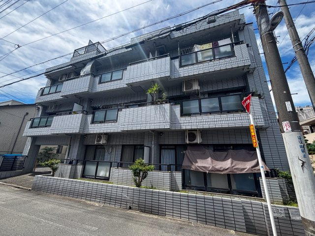 メゾンドール北畠の外観