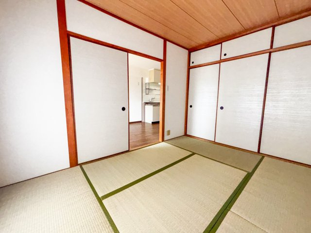 メゾンドール北畠の和室