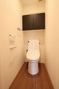 千代田区岩本町１丁目の賃貸マンションのトイレ