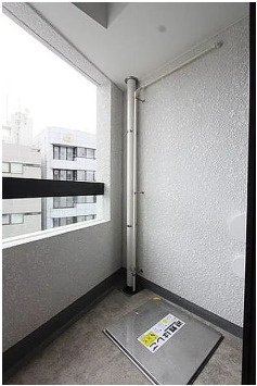 千代田区岩本町１丁目の賃貸マンションのバルコニー