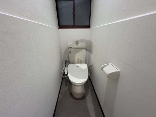 御厨3丁目貸家のトイレ