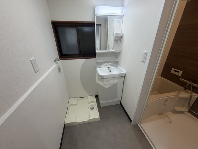 御厨3丁目貸家の洗面所