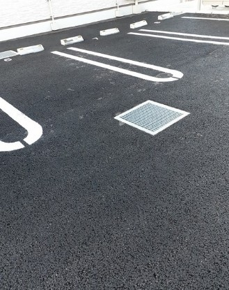 フラワー野火止Aの駐車場