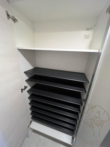 Alivis北梅田の玄関