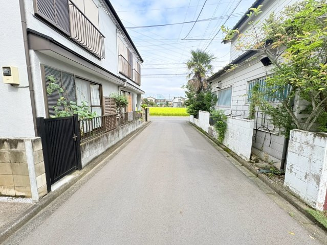 川越市山田　建築条件なし売地　西武新宿線『本川越駅』バス8分　【山田小学区】の前面道路含む現地写真