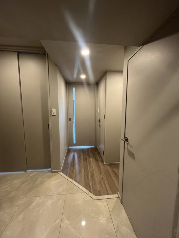 S-RESIDENCE福島diverseの玄関