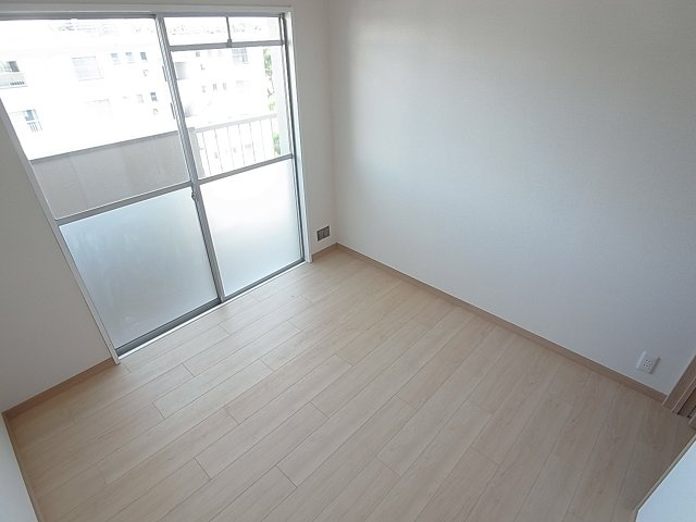神戸市北区南五葉２丁目の賃貸マンションの内装|人気のオール洋室タイプです
