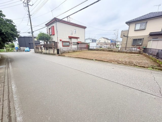 川越市小堤　建築条件なし売地　東武東上線『霞ヶ関駅』徒歩30分　【名細小学区】の前面道路含む現地写真