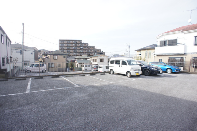 ハイツ近藤の駐車場|敷地内駐車場