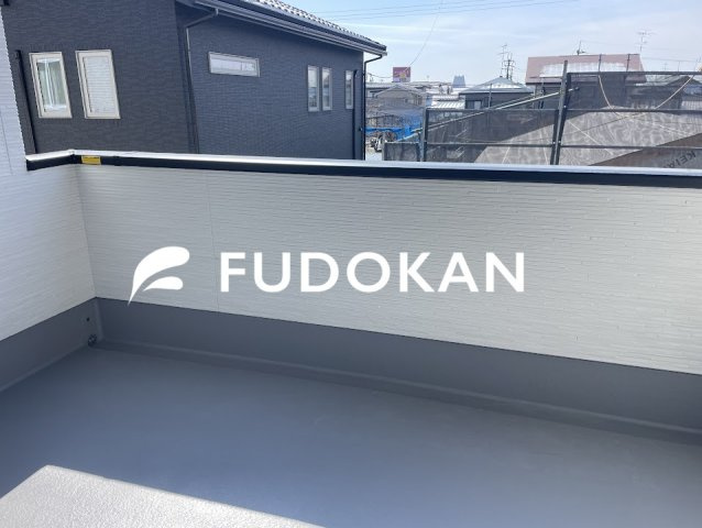 東根市中央【新築建売】のバルコニー|洗濯は外干ししたいけど、外の目やお天気が気になる方注目です。