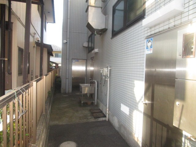 厚木市旭町４丁目の倉庫