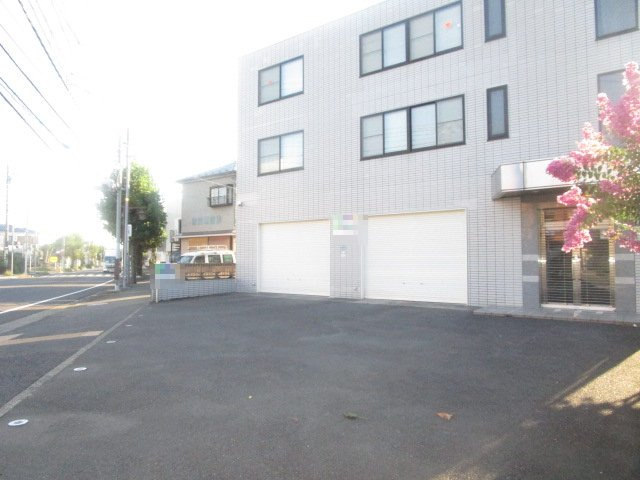 厚木市旭町４丁目の倉庫