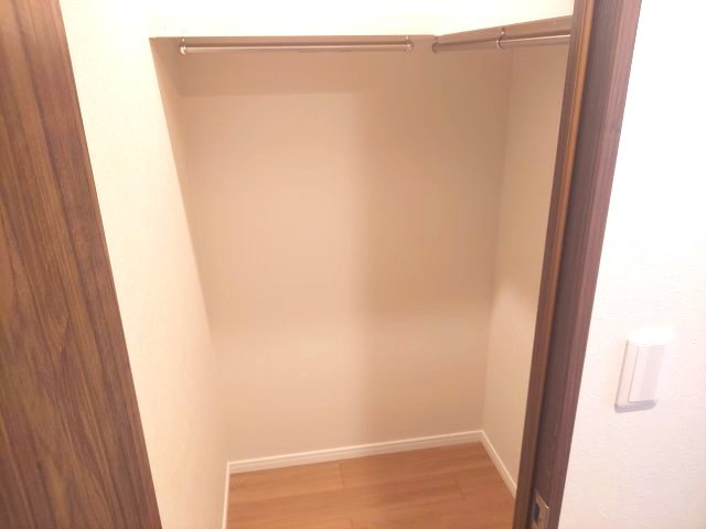 逆瀬川グリーンハイツD棟の収納|ファミリークローゼット