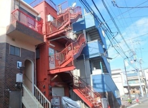 川越市霞ケ関東１丁目の賃貸マンションのエントランス