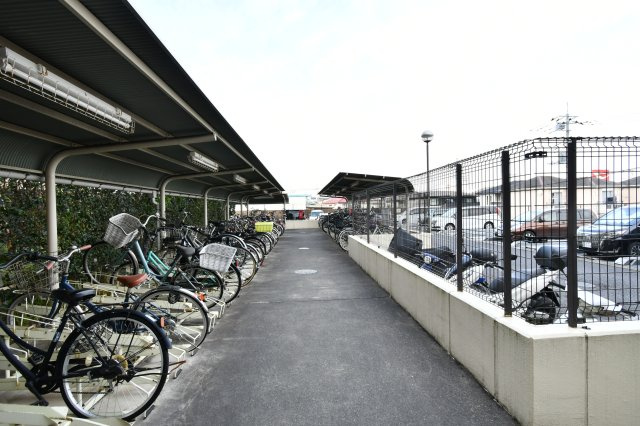 ダイアパレス本郷町の駐輪場|■お客様との会話を大切にし、一人ひとりにあった資金計画やプランをご提案致します。心配な事、疑問に思う事など、遠慮せずに何でもお話下さい。