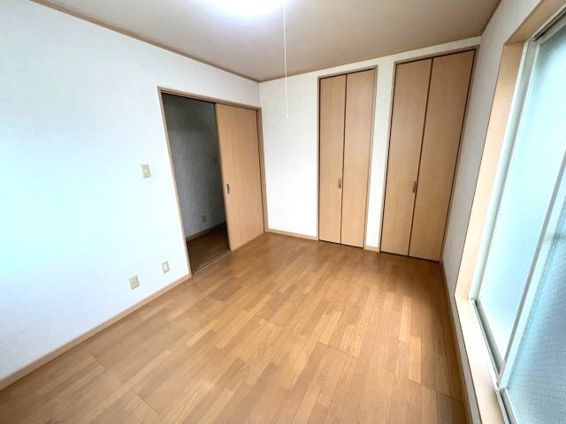 淀川区加島１丁目　中古戸建の洋室|使い勝手のいい洋室です